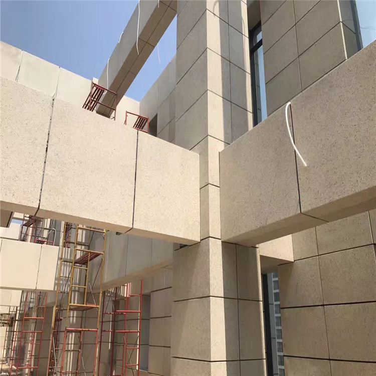 11614142819_1042369780 11614142819_1042369780